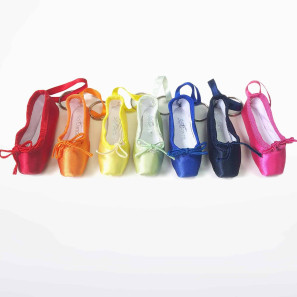 KCE01 Mini-Spitzenschuh-Anhänger Só Dança