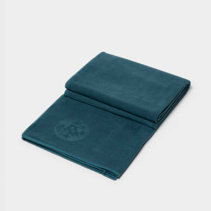 manduka equa® mat standard yoga towel – sage solid