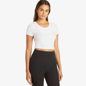 Featherweight Perspective Cropped Tee LWSD7842 Beyond Yoga im Ballett Shop