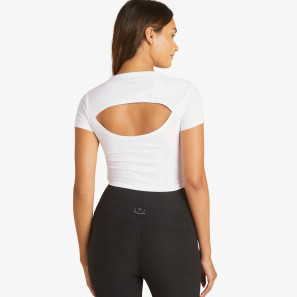 Featherweight Perspective Cropped Tee LWSD7842 Beyond Yoga im Ballett Shop