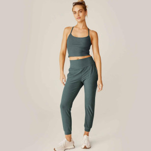 Slim Racerback Cropped Tank Top SD4382 Beyond Yoga im Ballettshop