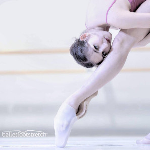 Ballet Footstretch the original DYNAMO - NATURAL WOOD - Im Ballett-Shop