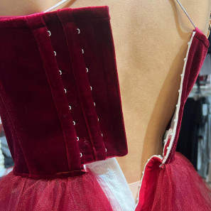 romantisches Performance-Tutu in Burgund von Dolly Clothing
